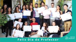 Professores de Yoga Formados em 2019 com o certificado do Curso de Formação em Yoga
